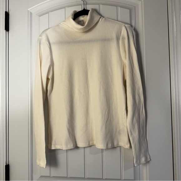 Old Navy Turtleneck NWT - Picture 1 of 3